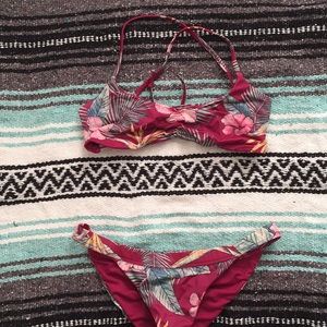 Billabong bikini size small